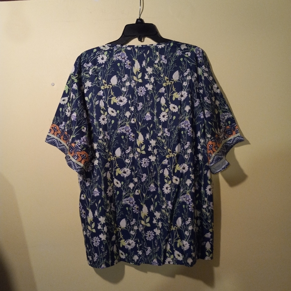 Women's Nora Cora Pullover Blouse. - Picture 3 of 3